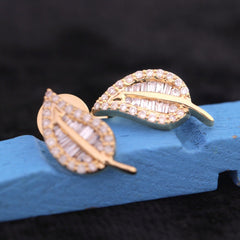 18ct Yellow Gold Diamond Earrings 0.40ct Leaf studs